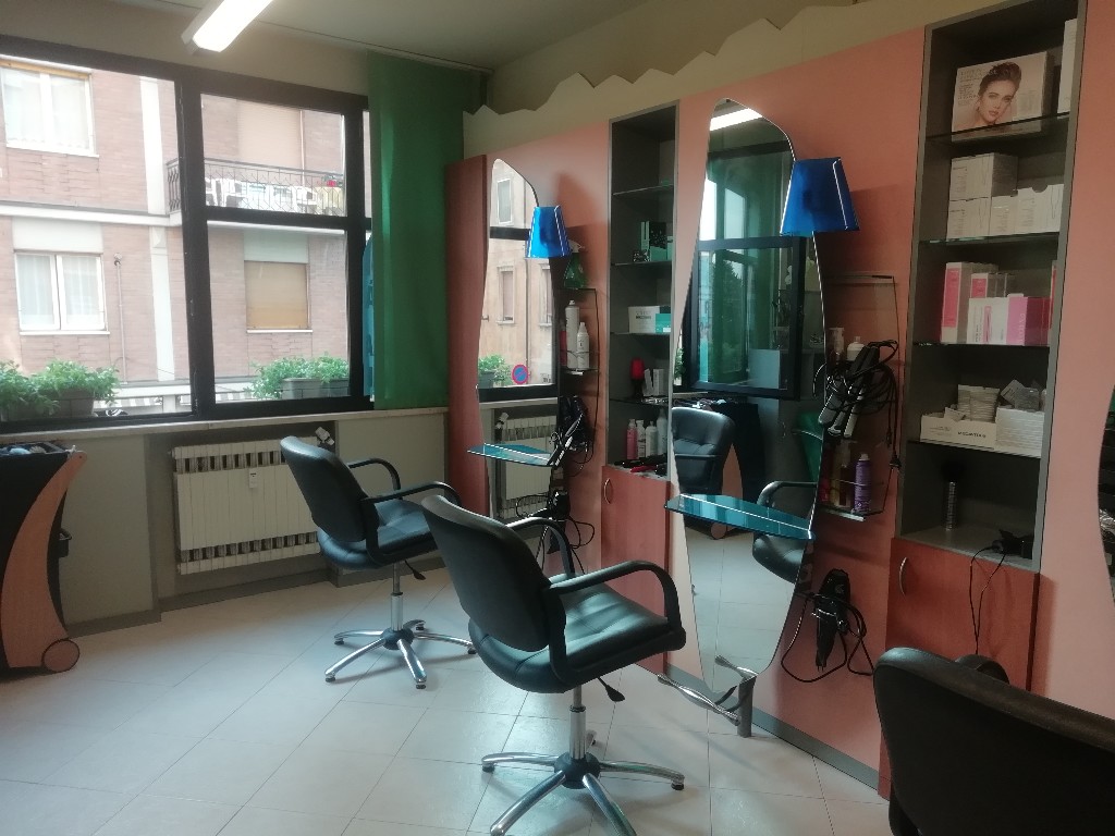 LABORATORIO in zona Poviglio a Poviglio