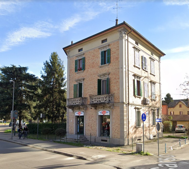 NEGOZIO in zona Emilia all’Angelo a Reggio Emilia