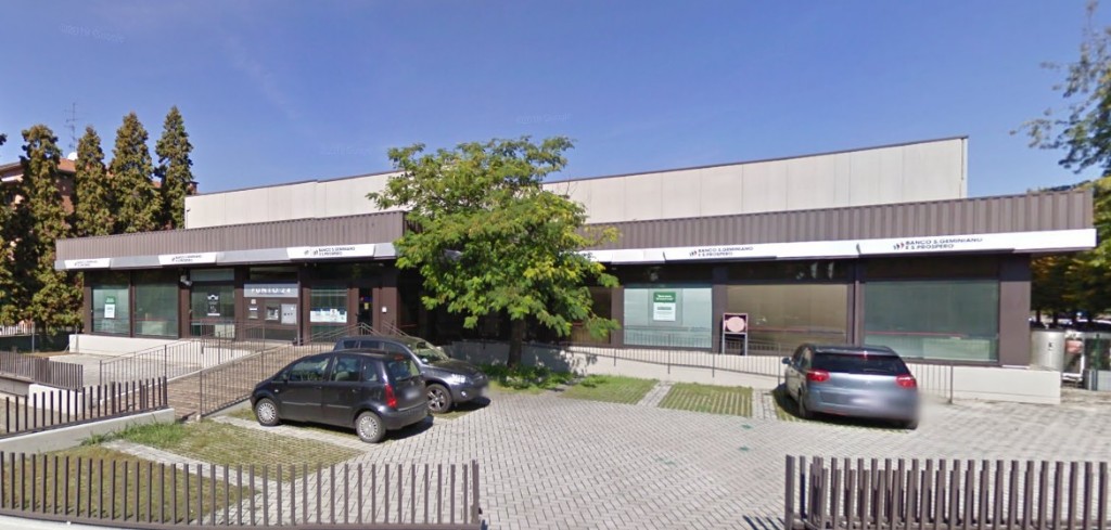 NEGOZIO in zona San Maurizio a Reggio Emilia
