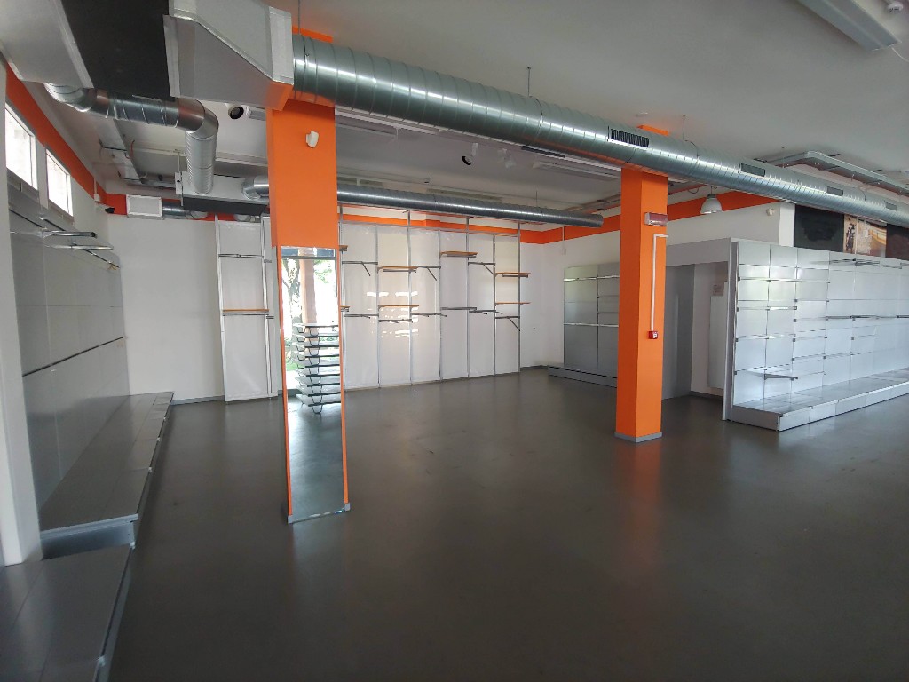 NEGOZIO in zona Tribunale a Reggio Emilia