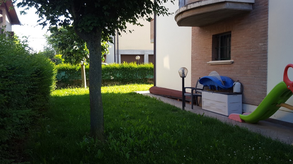 SCHIERA D’ANGOLO in zona San Rigo a Reggio Emilia