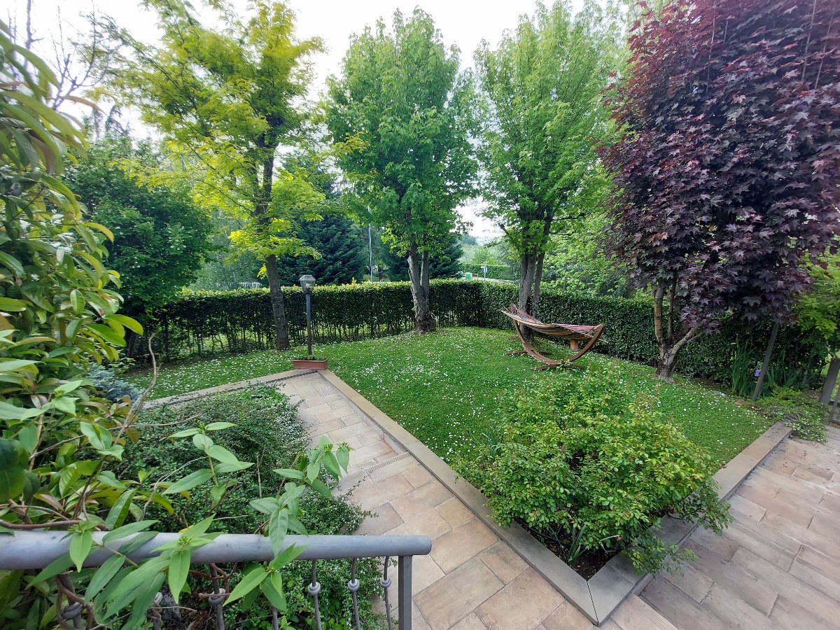 VILLA ABBINATA in zona Montecavolo a Quattro Castella