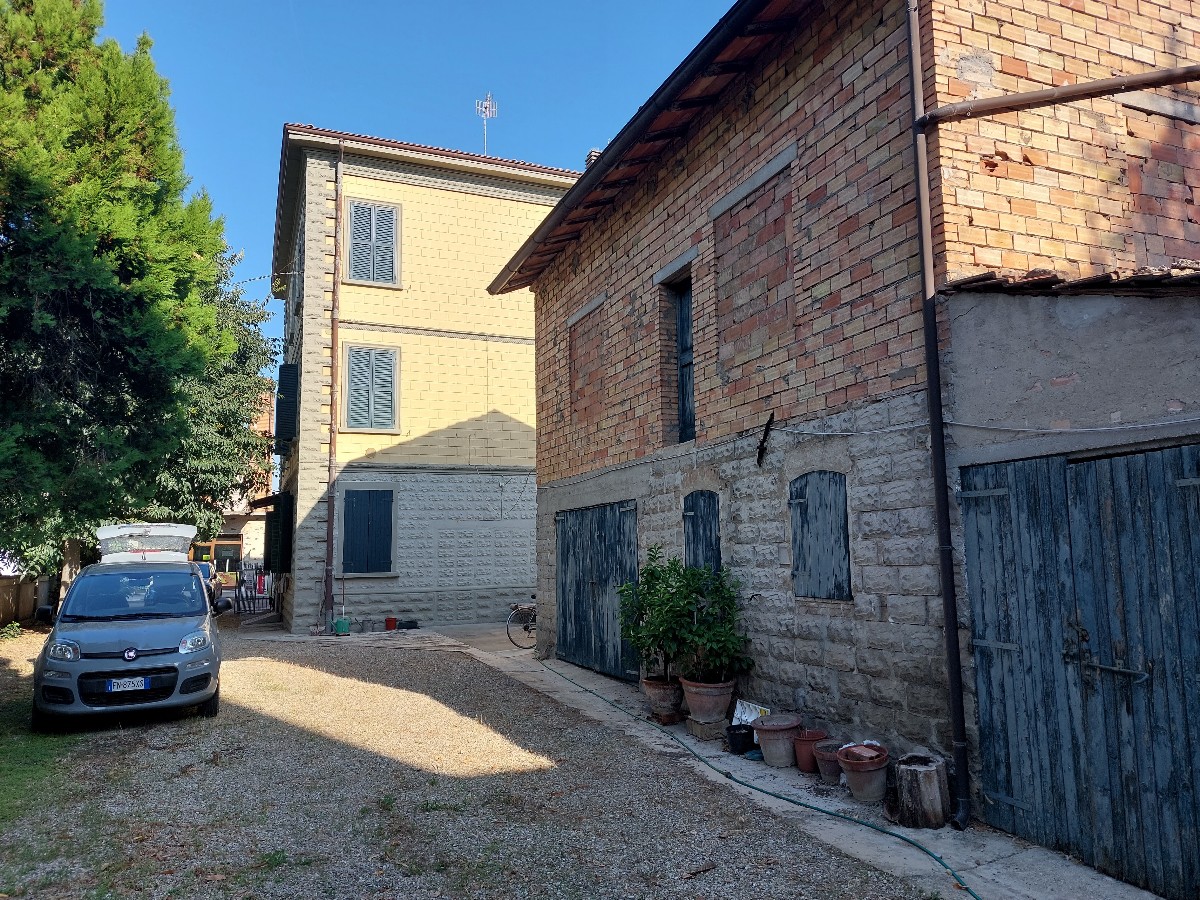 VILLA ABBINATA in zona Bibbiano a Bibbiano