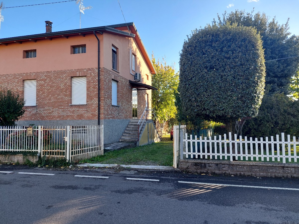 VILLA ABBINATA in zona Bibbiano a Bibbiano