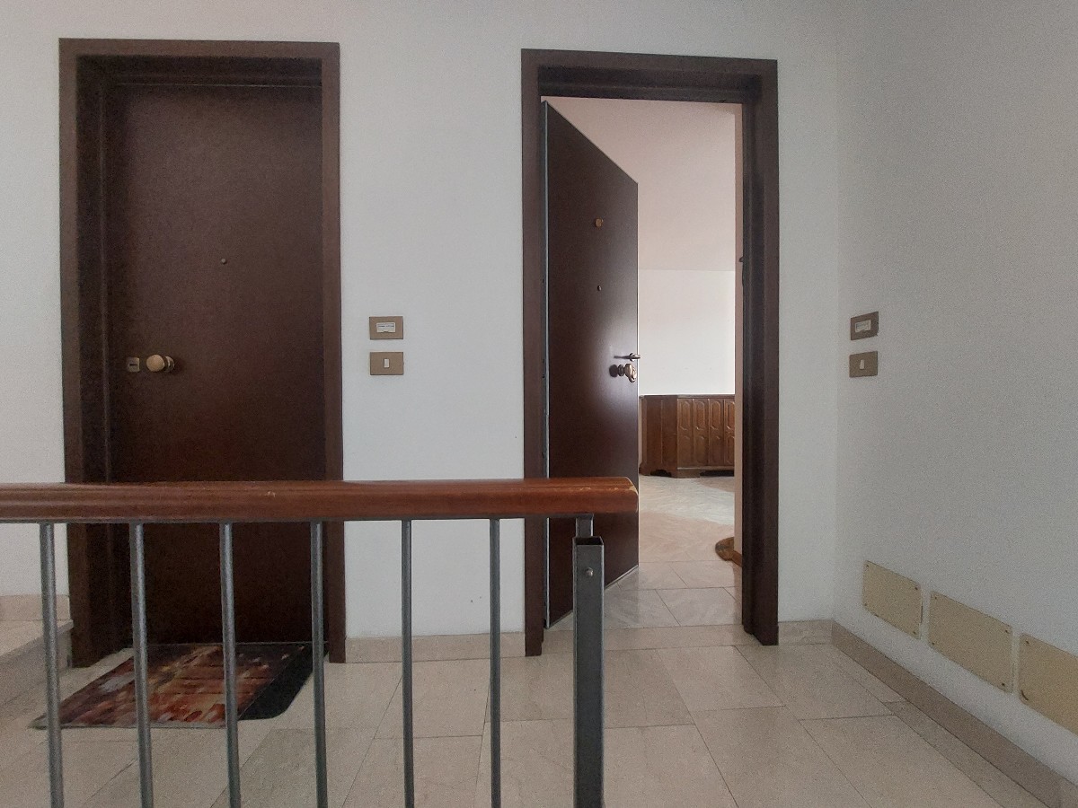 APPARTAMENTO 1 CAMERA in zona Casina a Casina