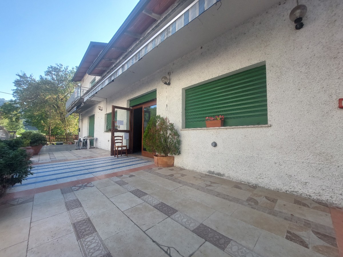 PORZIONE DI CASA in zona Casina a Casina