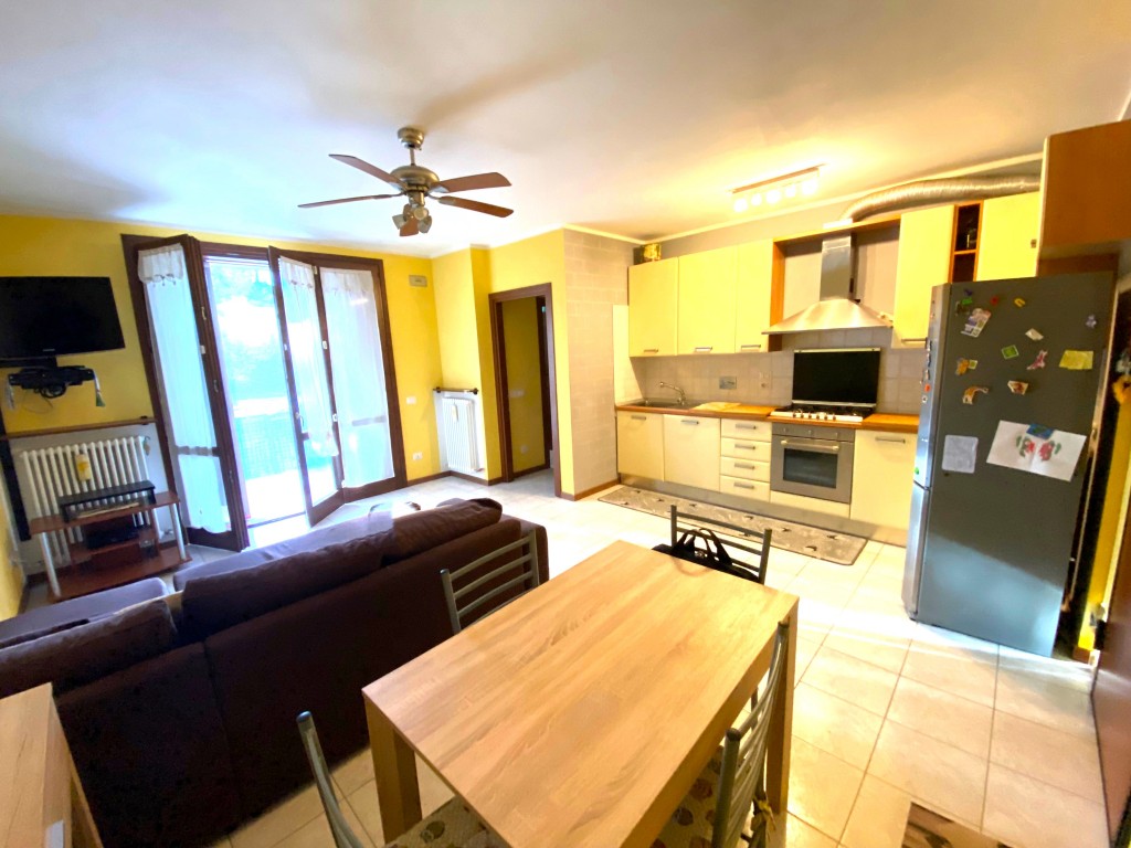 APPARTAMENTO 2 CAMERE in zona Casina a Casina