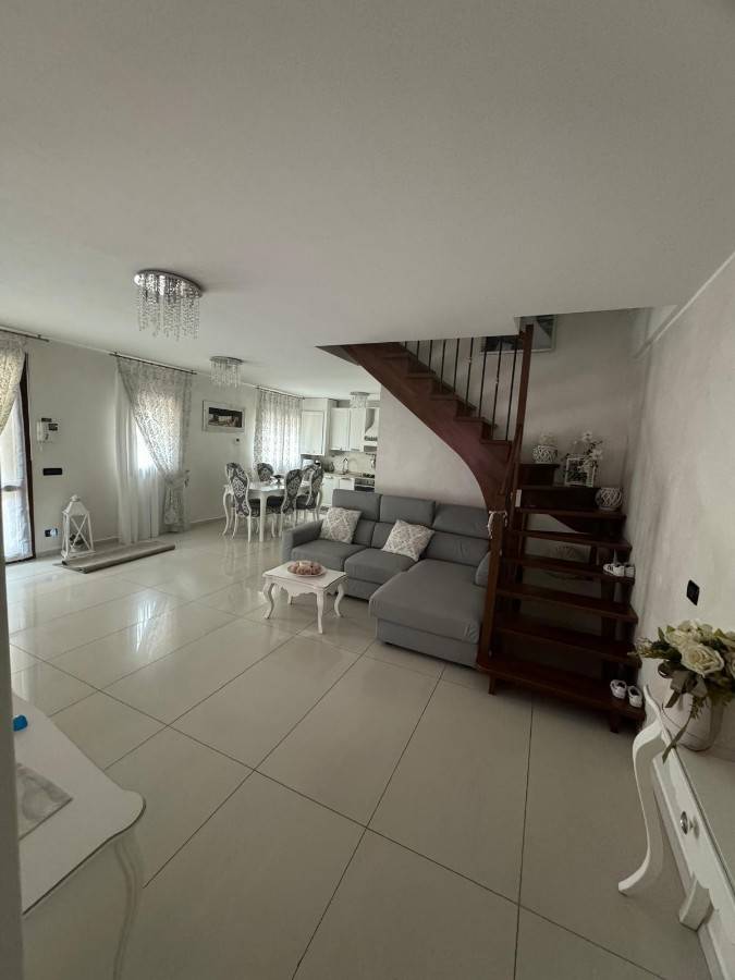 MAISONETTE CON GIARDINO in zona Masone a Reggio Emilia