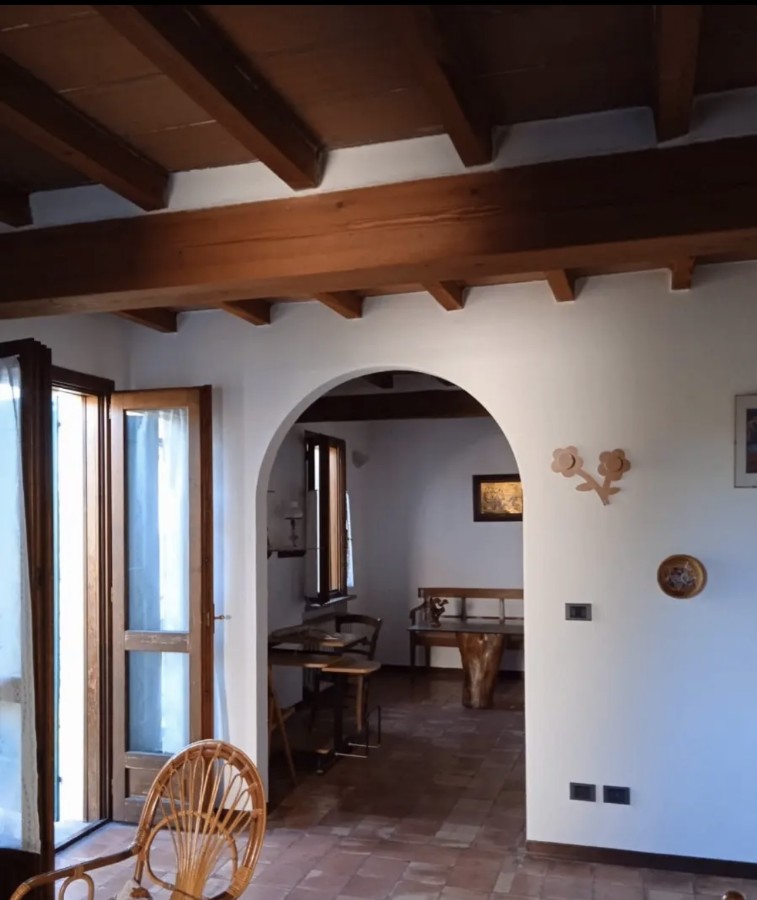 APPARTAMENTO 2 CAMERE in zona Casina a Casina