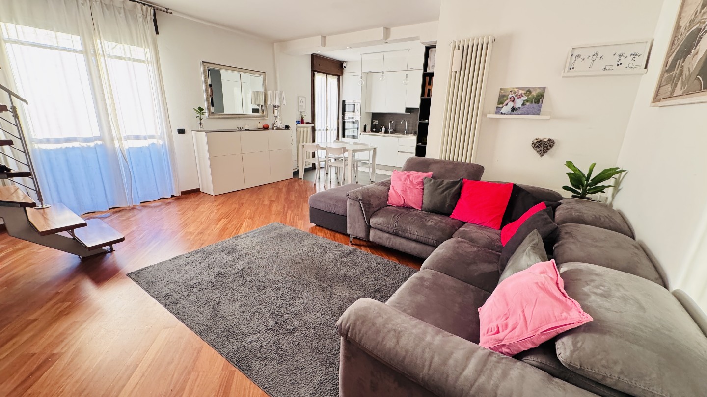 MAISONETTE CON MANSARDA in zona Villaggio Manenti a Reggio Emilia