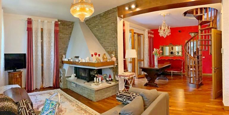 CASA SINGOLA in zona Montecavolo a Quattro Castella