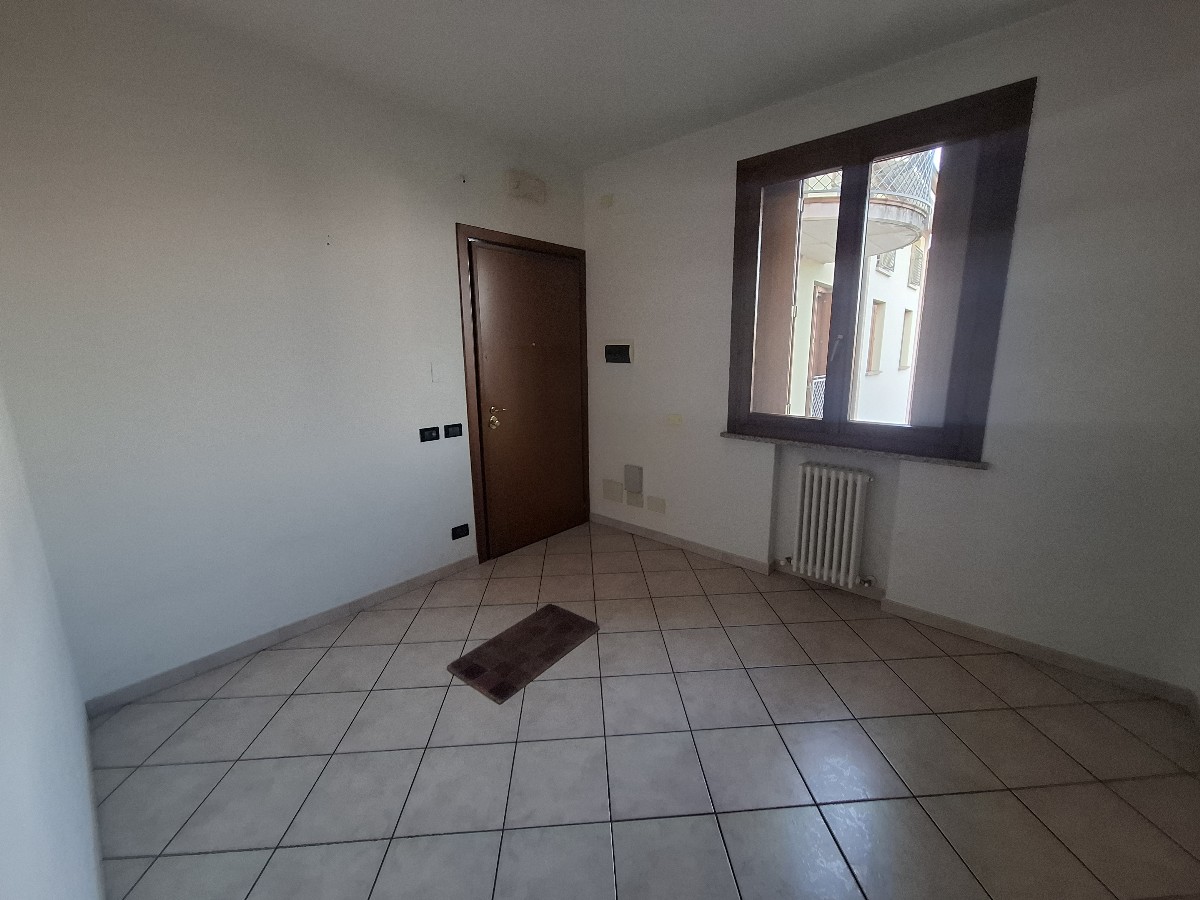 UFFICIO in zona Castelnovo di Sotto a Castelnovo di Sotto