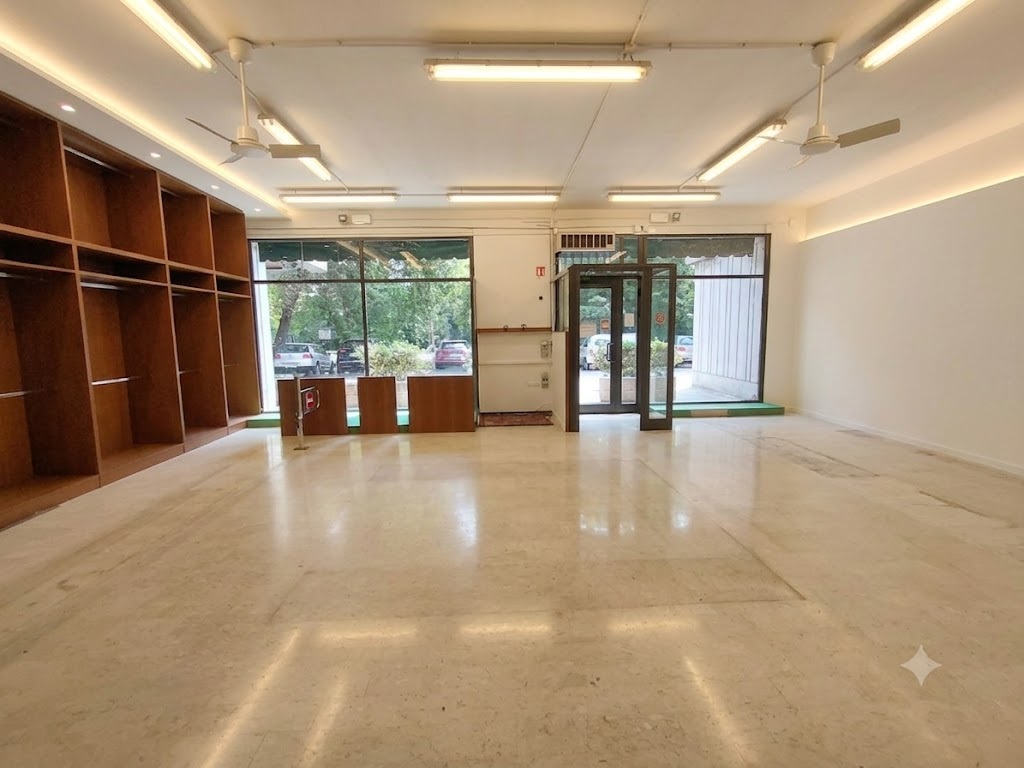 NEGOZIO in zona Emilia all’Angelo a Reggio Emilia