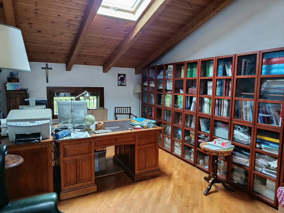 VILLA ABBINATA in zona Borzano a Albinea