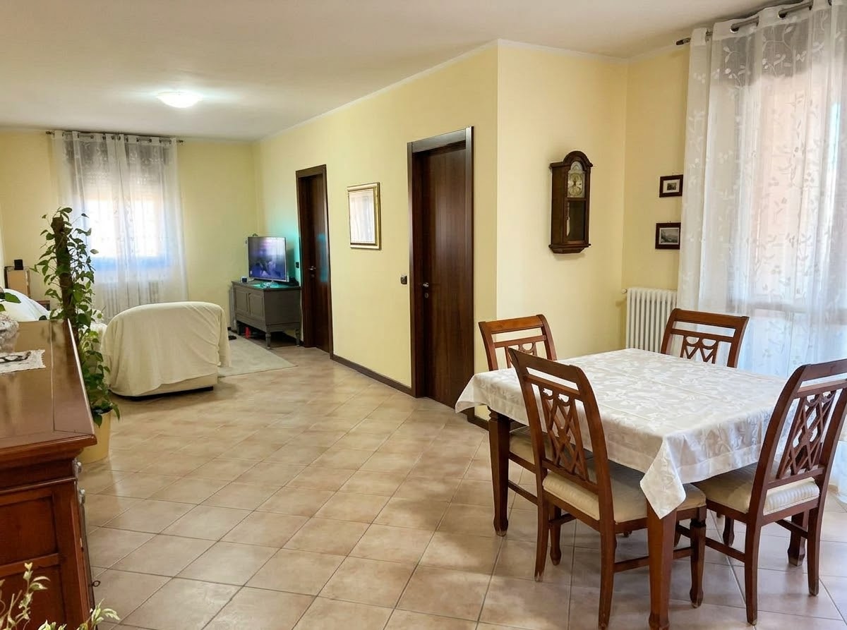 APPARTAMENTO 3 CAMERE in zona Tribunale a Reggio Emilia